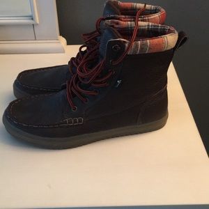 Sanuk boots